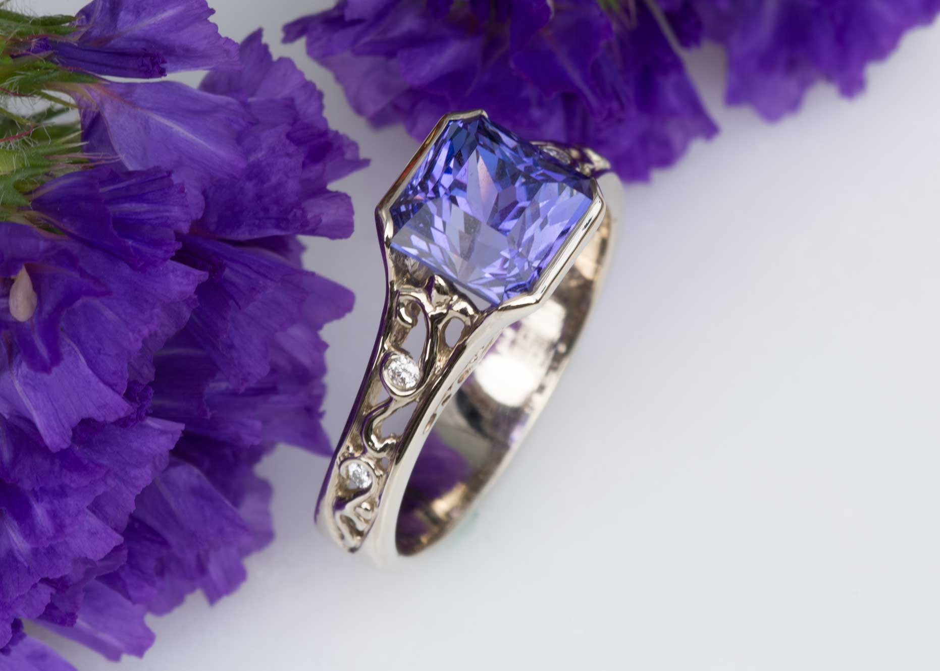 ophouden Een deel Koopje Purple Tanzanite Ring in 18K White Gold with Diamond Accents | Hunt Country  Jewelers
