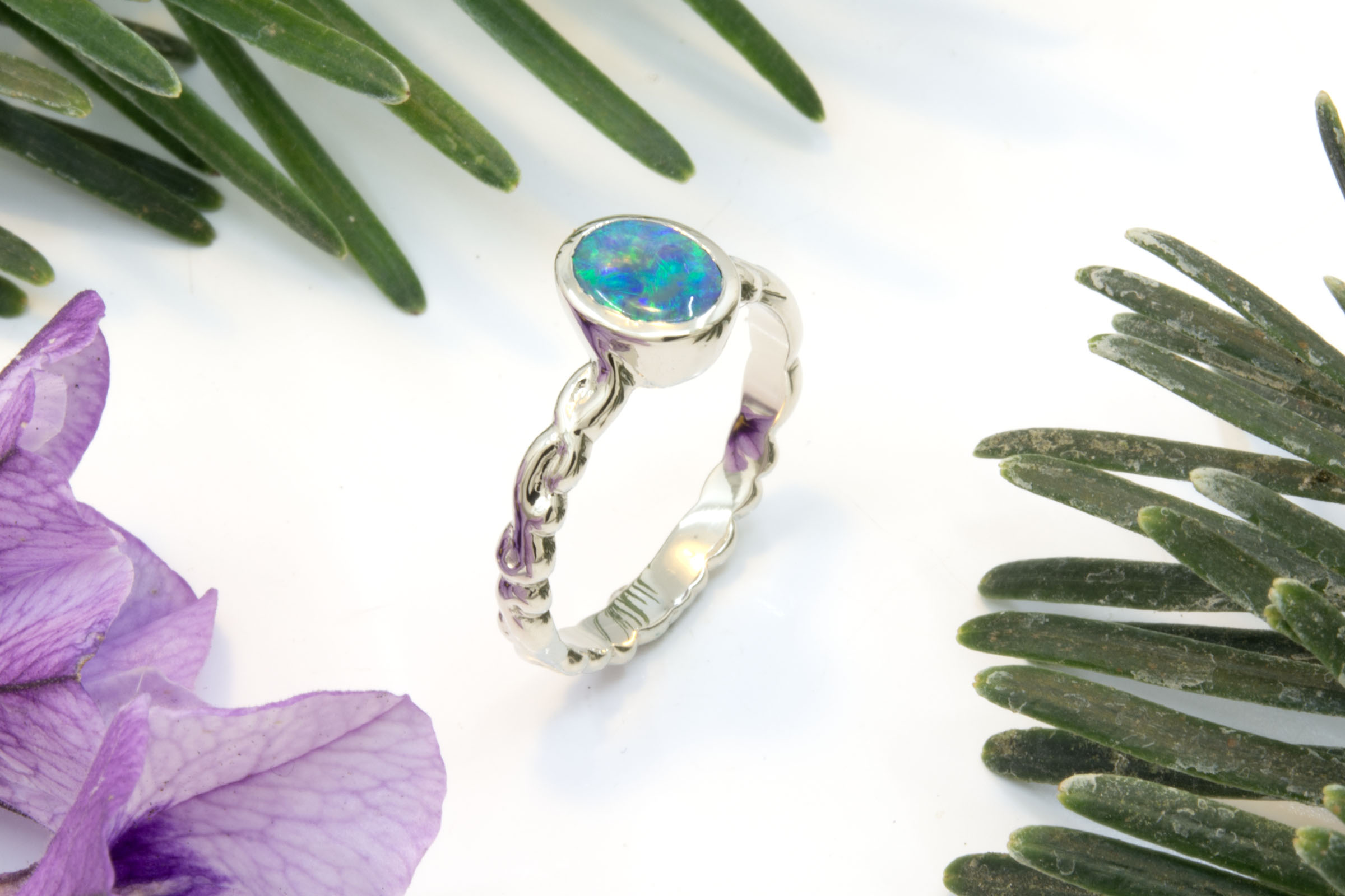 Black Opal Filigree Ring in White Gold - Image 4