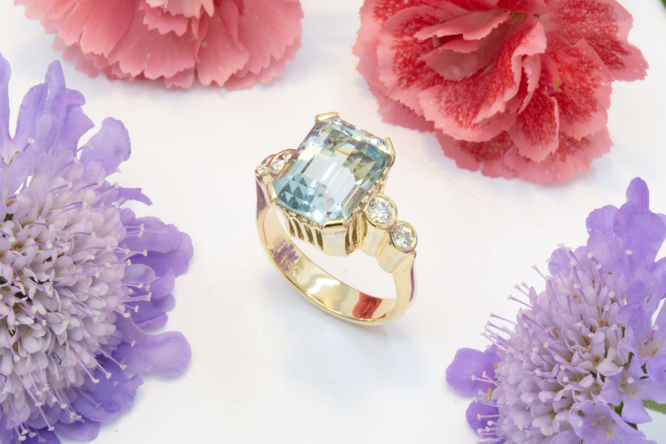 5.35ct Aquamarine Ring with Diamonds - Image 2