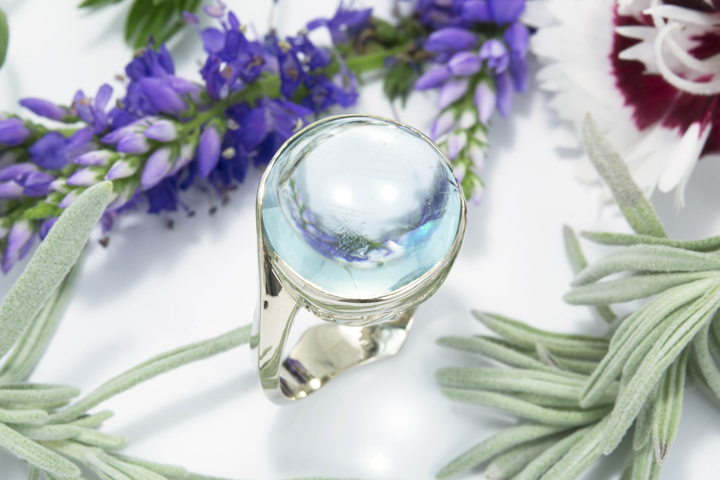 Cabochon Aquamarine Ring in 18K White Gold - Image 3