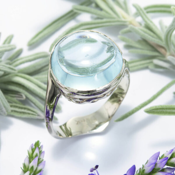 Cabochon Aquamarine Ring in 18K White Gold