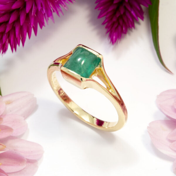 1.22ct Emerald Cabochon Ring in 18K Gold