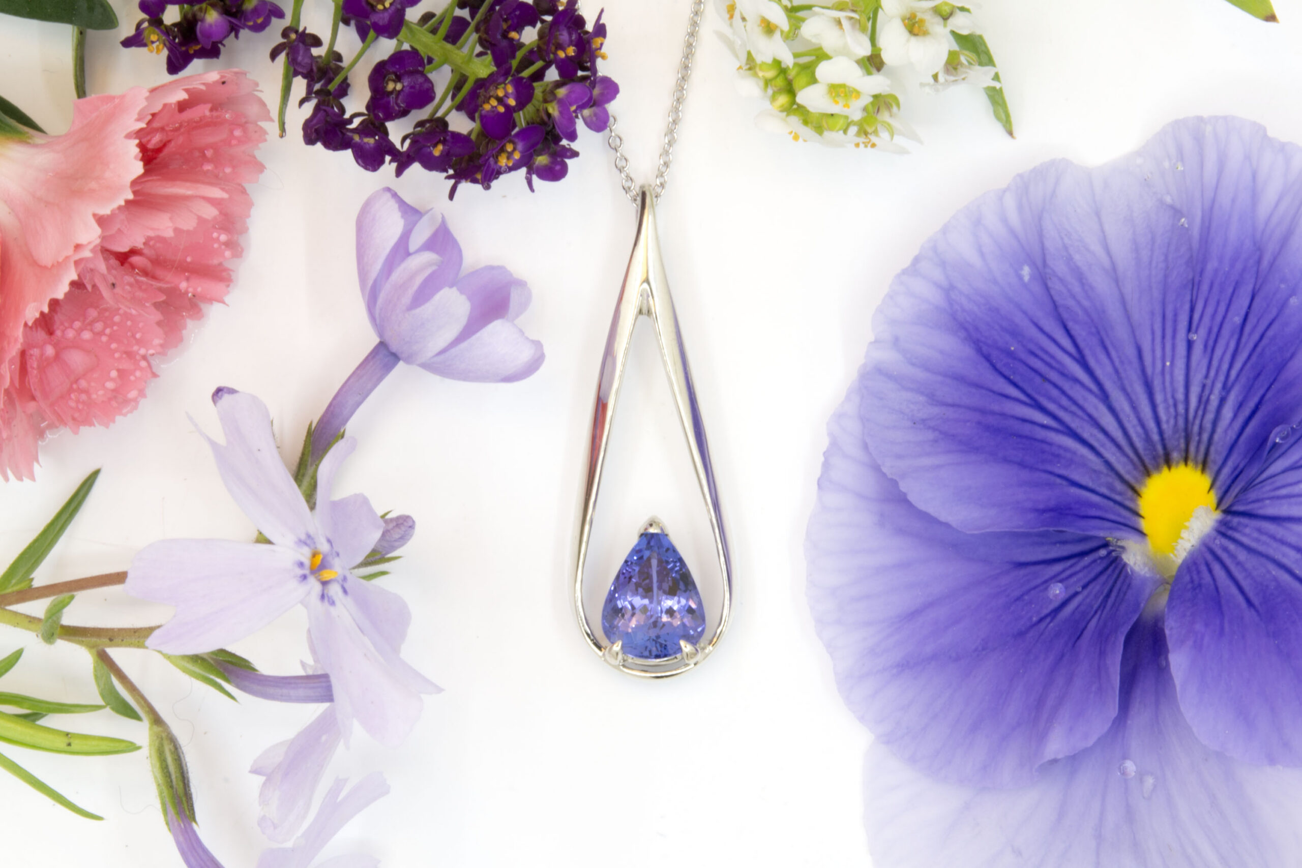 Tanzanite Pendant in White Gold