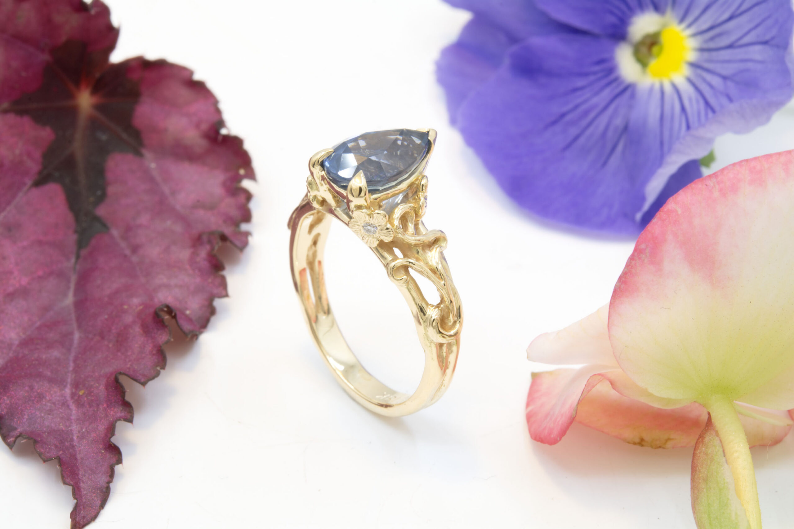 Floral Ring with Pear Shape Sapphire - Image 4