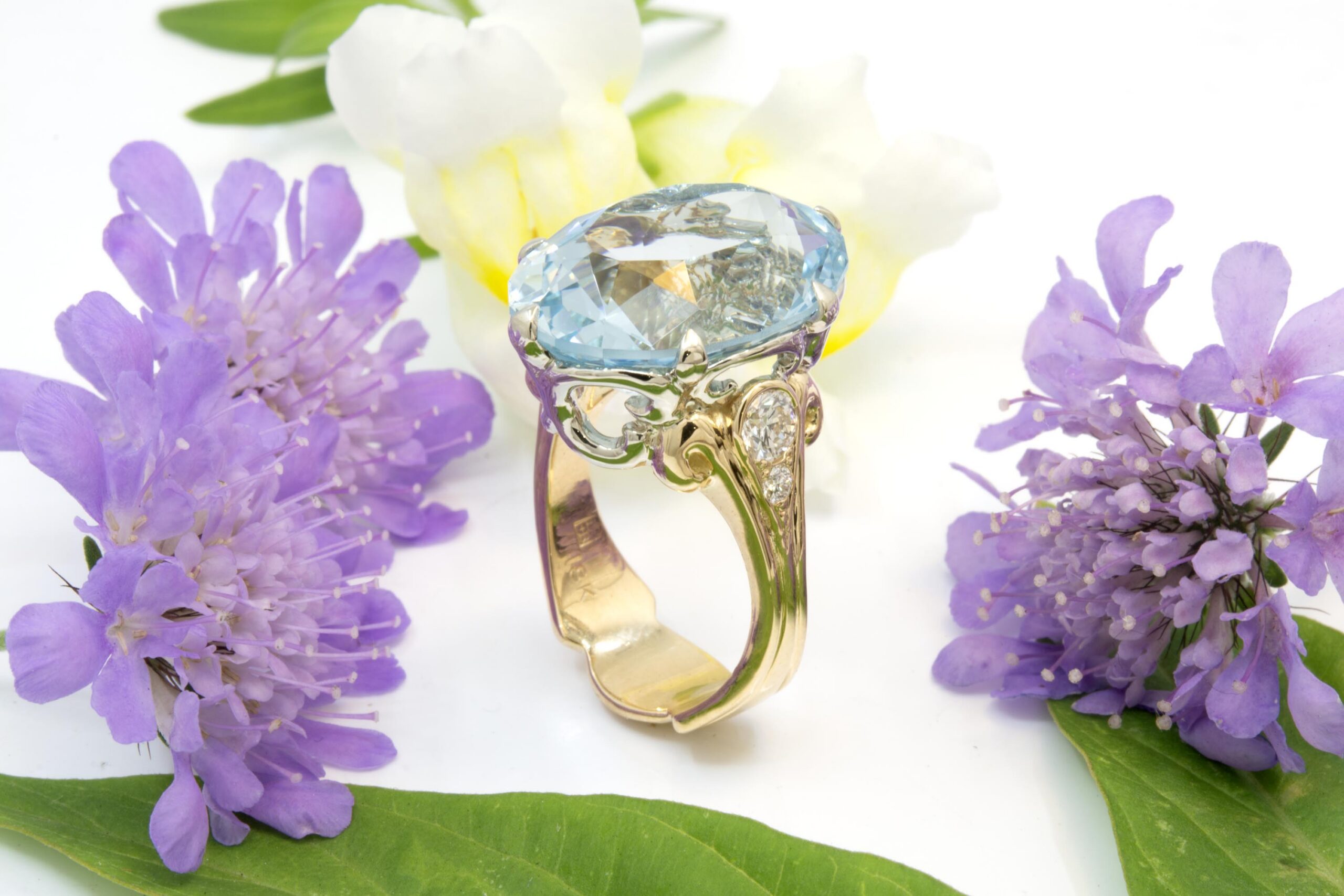 14.92ct Aquamarine Ring with Diamonds - Image 4