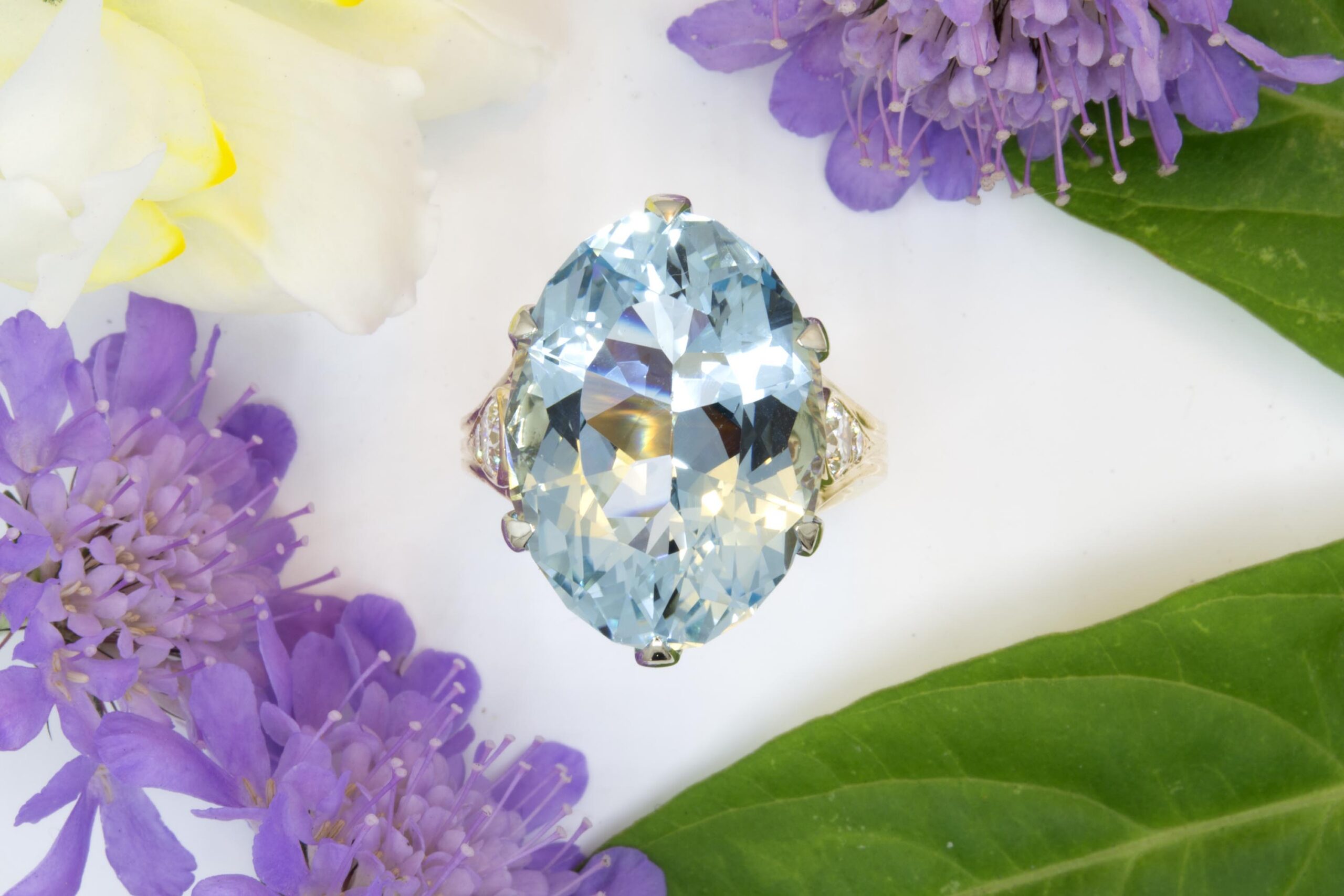 14.92ct Aquamarine Ring with Diamonds - Image 2